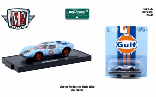 M2 Machines Auto Hauler 89 1969 Ford F-350 and 1966 Ford GT40 MKII